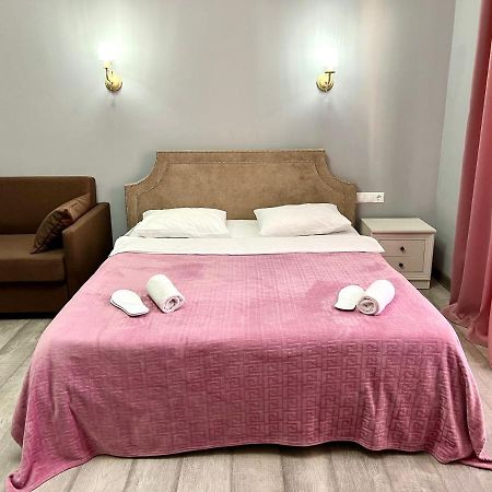Hotel In Sukhum ซุคุม ภายนอก รูปภาพ