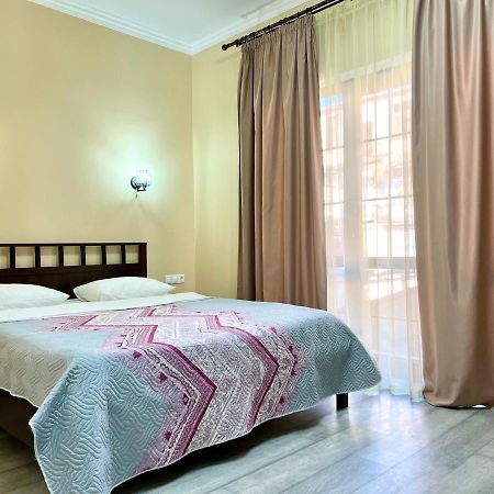 Hotel In Sukhum ซุคุม ภายนอก รูปภาพ