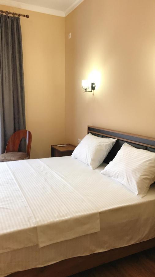 Hotel In Sukhum ซุคุม ภายนอก รูปภาพ