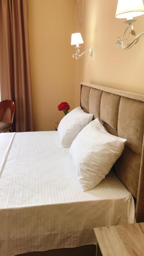 Hotel In Sukhum ซุคุม ภายนอก รูปภาพ