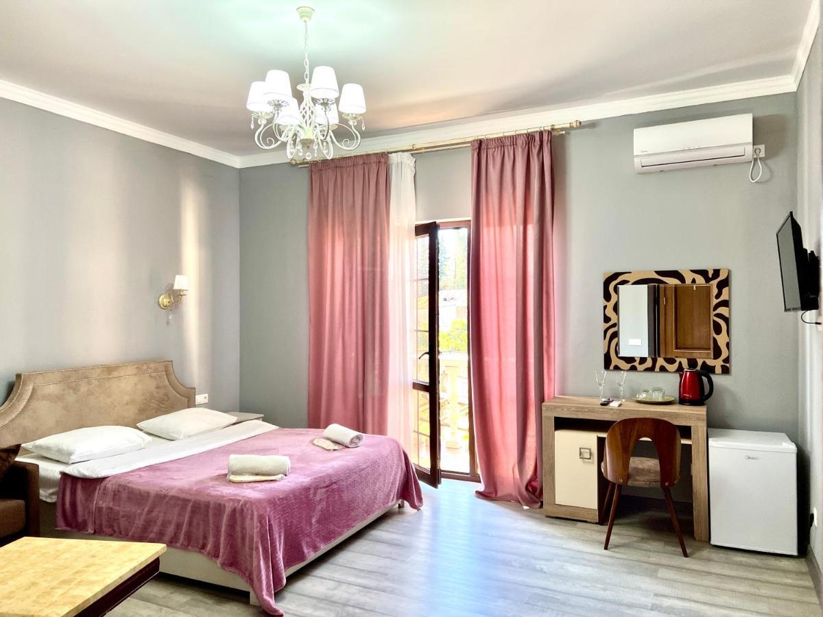 Hotel In Sukhum ซุคุม ภายนอก รูปภาพ