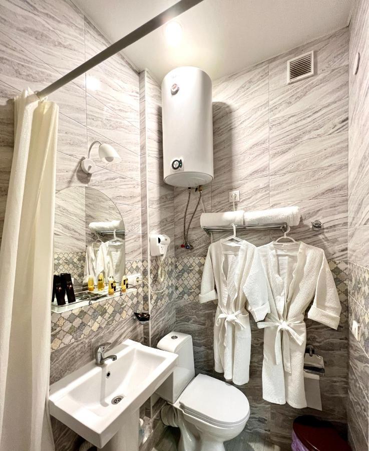 Hotel In Sukhum ซุคุม ภายนอก รูปภาพ