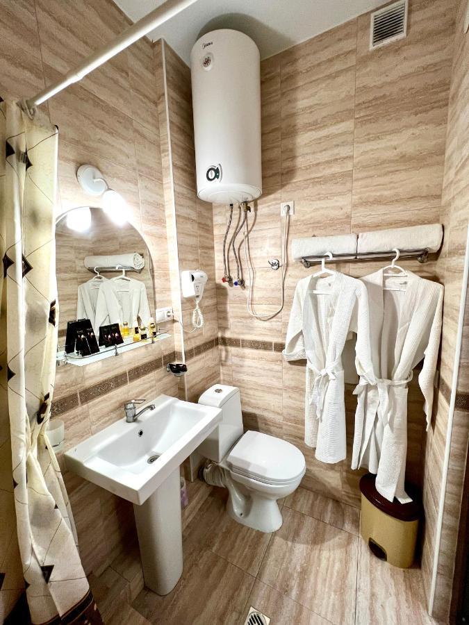 Hotel In Sukhum ซุคุม ภายนอก รูปภาพ
