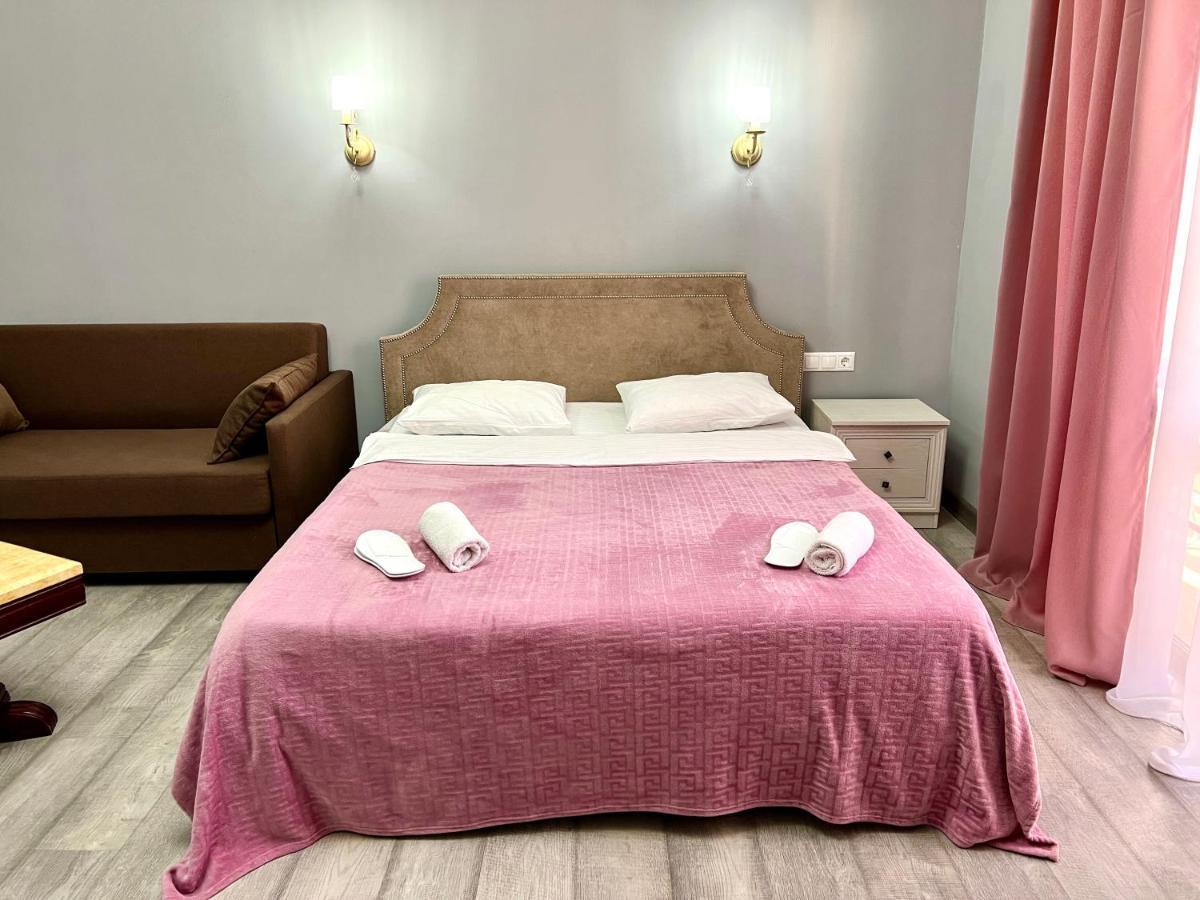 Hotel In Sukhum ซุคุม ภายนอก รูปภาพ