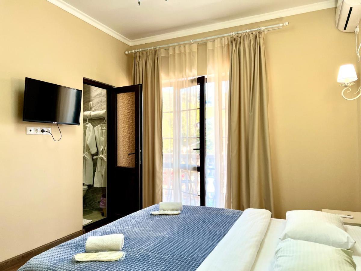 Hotel In Sukhum ซุคุม ภายนอก รูปภาพ