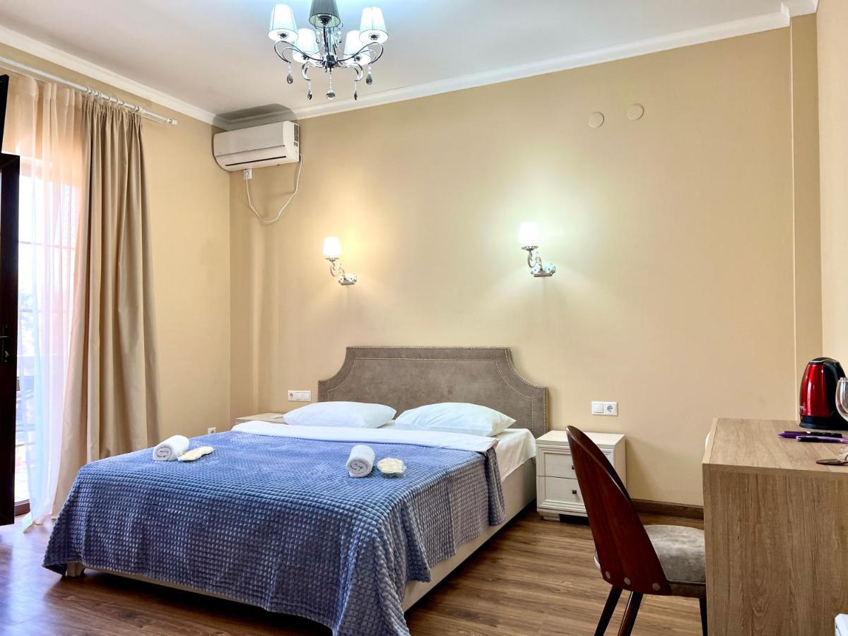 Hotel In Sukhum ซุคุม ภายนอก รูปภาพ