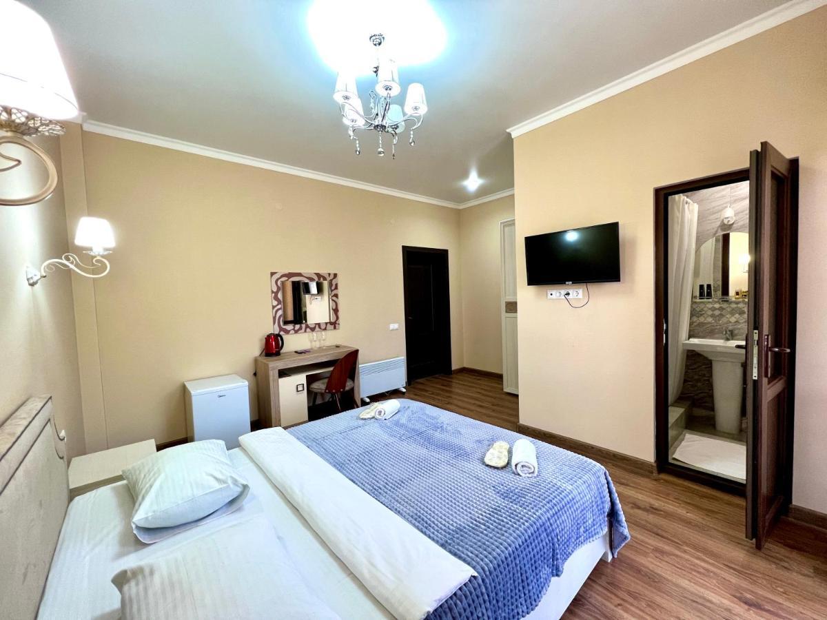 Hotel In Sukhum ซุคุม ภายนอก รูปภาพ